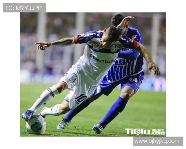 戈多伊克鲁斯主场迎战拉普拉塔大学生争夺联赛重要积分